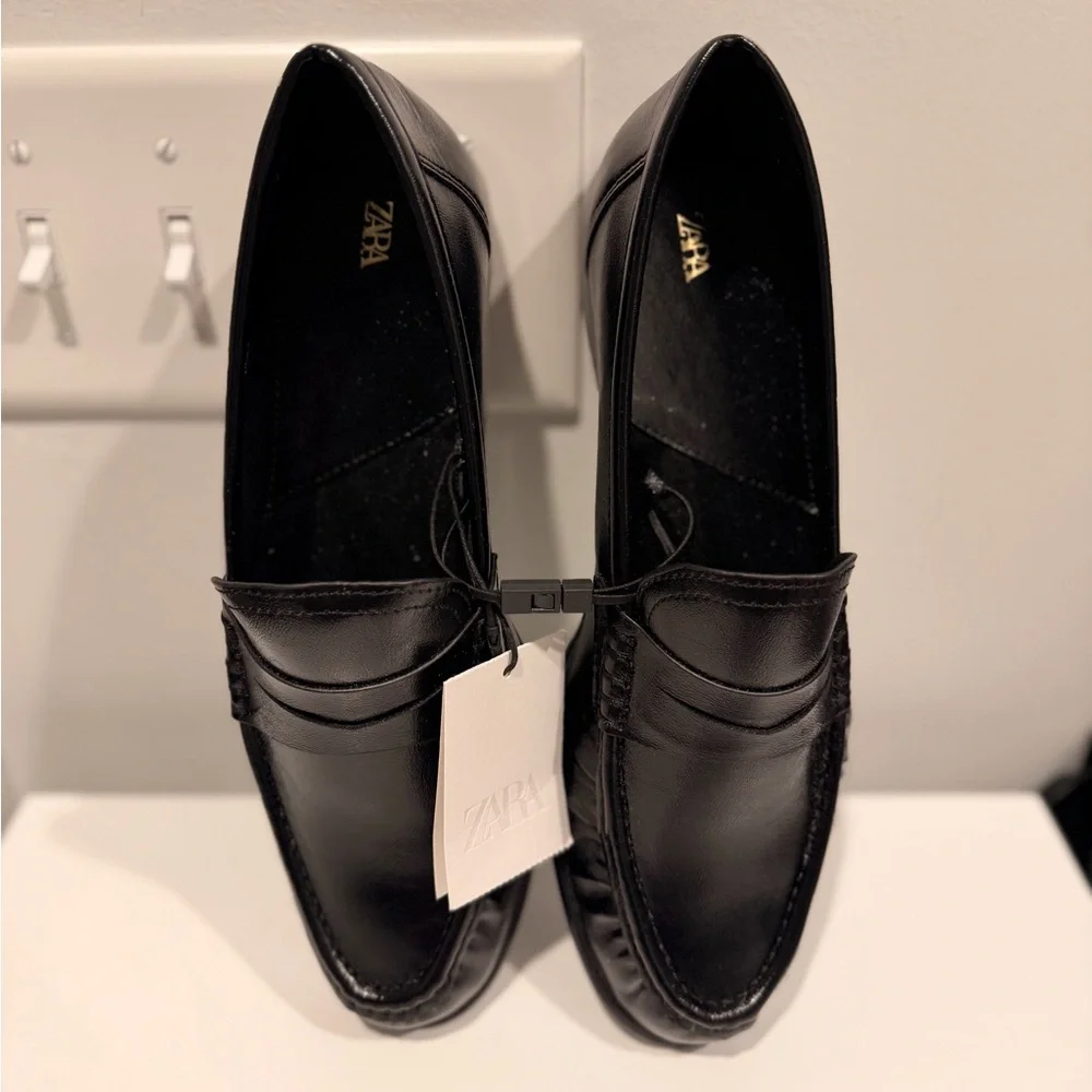 Zara NWT Black Soft Ruched Loafers | Size 10 - Modern Minimalist Flats